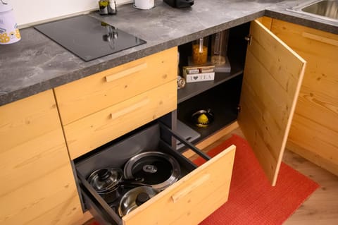 Coffee/tea facilities, Kitchen or kitchenette