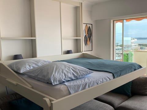 O Festival Palace, terrace with panoramic sea view Condominio in Cannes