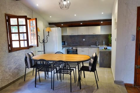 Mas Provençal climatisé à 10min à pied de la plage House in La Ciotat