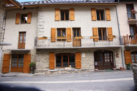 Chez Jean Pierre - Room 1pers in a 17th century house - n 6 Casa in La Grave