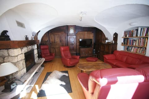 Chez Jean Pierre - Bedroom in a 17th century house - n 4 Casa in La Grave