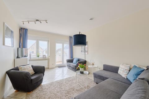 Bed, Living room