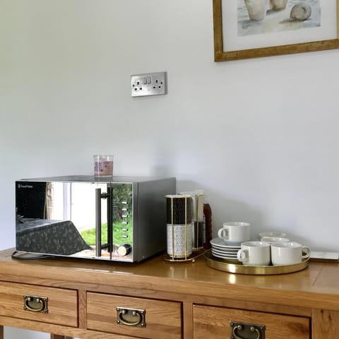 Coffee/tea facilities, minibar