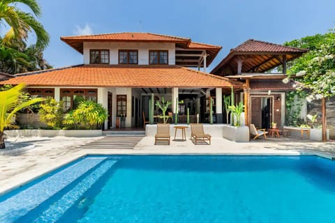 Ocean Luxury Villas Chalet in Kuta