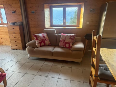 Les Rottes, bas ferme proche Morillon Samoens avec SPA House in Samoëns