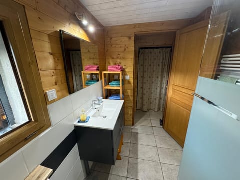 Les Rottes, bas ferme proche Morillon Samoens avec SPA House in Samoëns