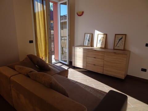 Casa Costa Outlet 5 Apartment in Lombardy