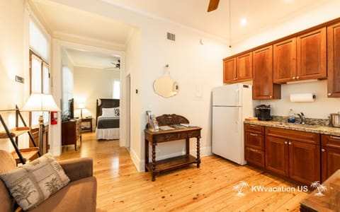 Kitchen or kitchenette, Living room, Seating area