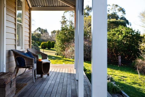 Table Hill Cottage House in Daylesford