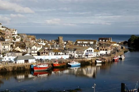 Lanescot, Harbour View With Terrace Apartamento in Looe