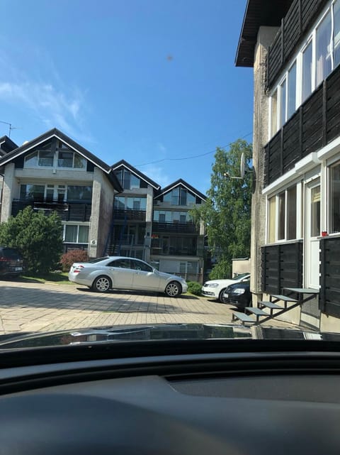 Property building, Neighbourhood