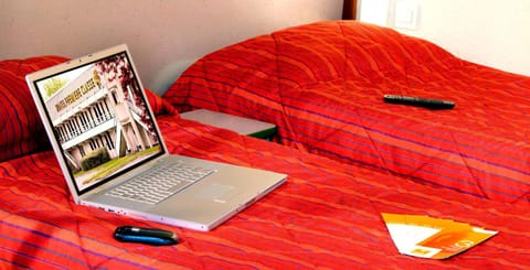 Bed, Photo of the whole room, bunk bed