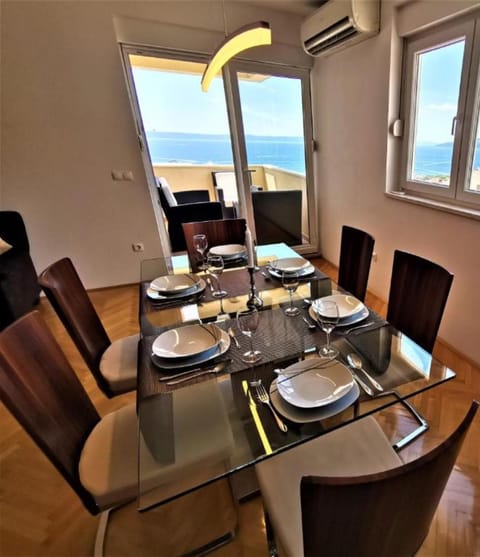 Living room, Dining area, Sea view