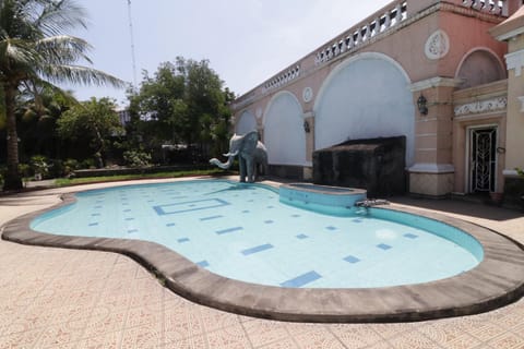 Property building, Swimming pool