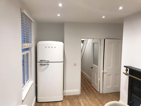 143 New Road Porthcawl House in Porthcawl