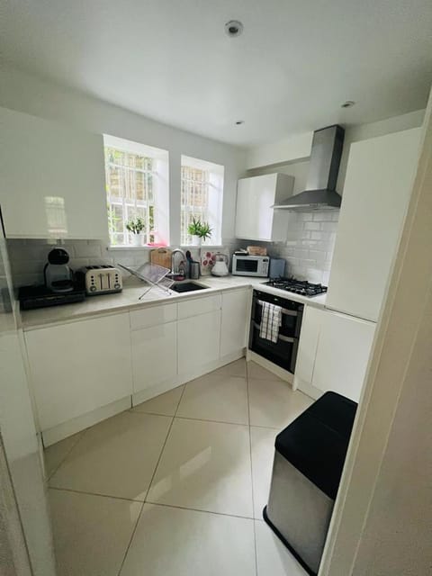 2 Bedroom Apartment close to Camden Town Apartment in London Borough of Islington