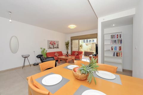 Family-Friendly Apartment in Zichron Yaakov Condo in Haifa District