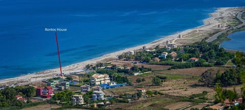 Rontos House, seaside Villa in Lefkada