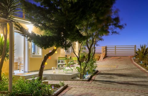 Rontos House, seaside Villa in Lefkada
