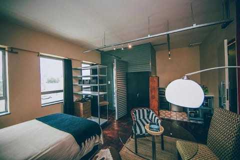 Cozy, Modern Living in Maboneng: 104 Condo in Johannesburg