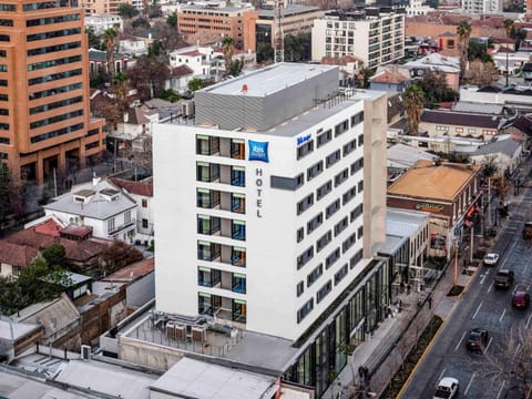 Property building, Nearby landmark, Neighbourhood, Bird's eye view, On site, City view, Street view