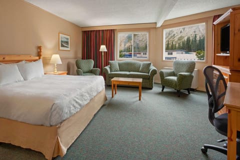 Quality Inn & Suites Hotel in Whitehorse