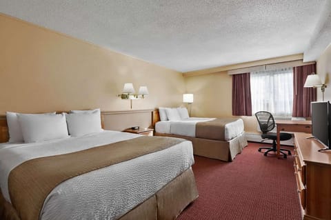 Quality Inn & Suites Hotel in Whitehorse