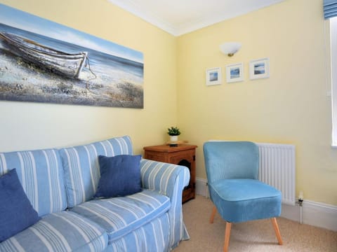 2 Cobb View Condo in Lyme Regis