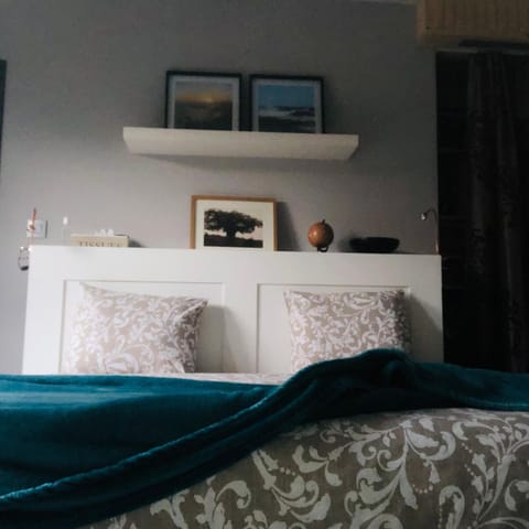 Selemo B&B - Business and leisure - guestroom with private entrance - ensuite bathroom - free parking Bed and Breakfast in Ghent