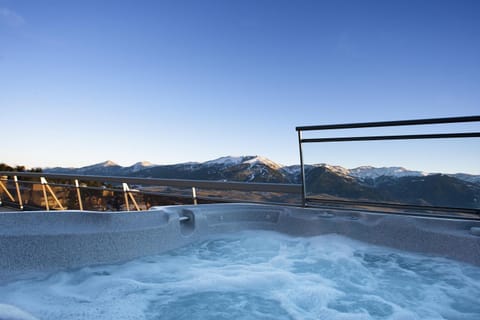 Hot Tub, Spa and wellness centre/facilities