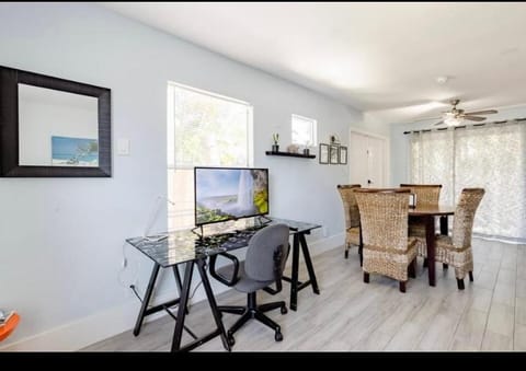 One bedroom apt with private patio near Fort Lauderdale beach Apartamento in Wilton Manors