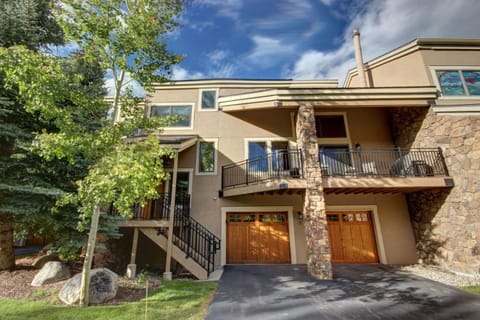 Enclave 5 by SummitCove Lodging House in Keystone