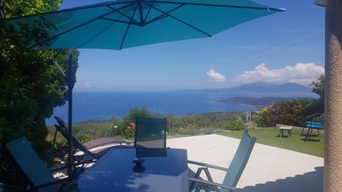 Patio, Day, Dining area, Sea view, sunbed