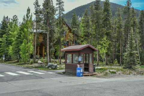 Trappers Crossing 8753 by SummitCove Lodging House in Keystone