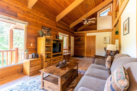 Gray Wolf 2 Apartment in Whitefish