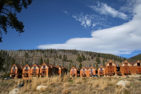 Antlers Gulch 303 by SummitCove Lodging House in Keystone