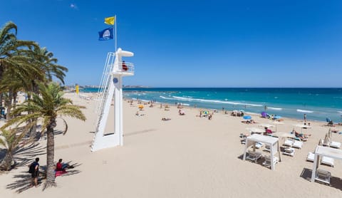 Nearby landmark, Day, People, Natural landscape, Beach, Sea view