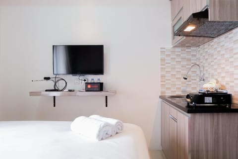 Comfortable Fully Furnished Studio Green Pramuka City Apartment By Travelio Apartment in Jakarta