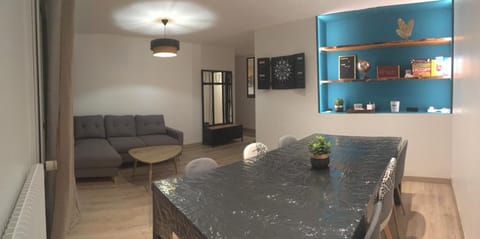 Living room, Dining area