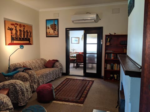 Walnut Cottage - 2 bedroom pet friendly country cottage House in Bridgetown