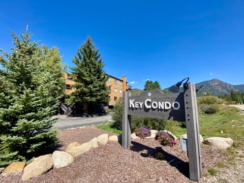 Buffalo Lodge 8327 by SummitCove Lodging House in Keystone