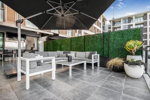 Patio, Day, Balcony/Terrace