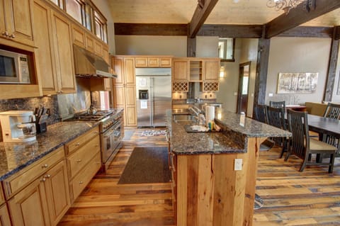 North Fork Lodge 577 by SummitCove Lodging House in Keystone