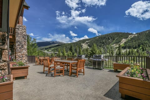 Hidden River Lodge 5979 by SummitCove Lodging House in Keystone