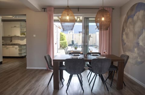 Volledig Gerenoveerd - Huis aan het strand -Nieuwstraat 4 House in Zoutelande