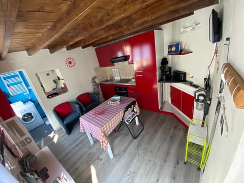 TV and multimedia, Kitchen or kitchenette, pet friendly, stove, kitchen