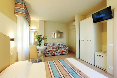 Bed, Photo of the whole room, Decorative detail