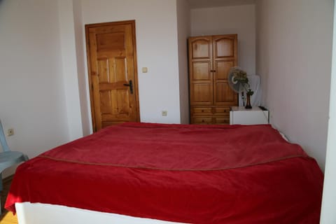 Popov Guest House Bed and Breakfast in Dobrich Province, Bulgaria