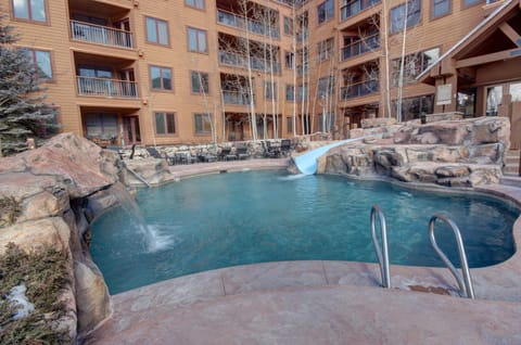 Springs 8910 by SummitCove Lodging House in Keystone