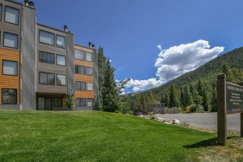 Mall 1421 by SummitCove Lodging House in Keystone